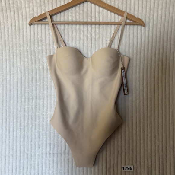 Skims Underwire Body Molded Thong Bodysuit: Size XXS SAND NWT $120 - Picture 1 of 10
